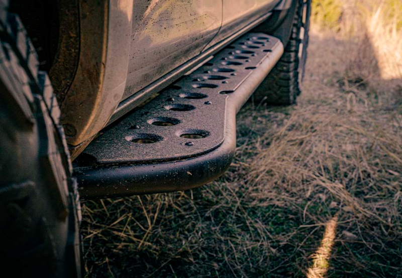 Cali Raised 05-23 Toyota Tacoma Step Ed Rock Sliders - Double Cab Short Bed Wi Kick Out/No Filler