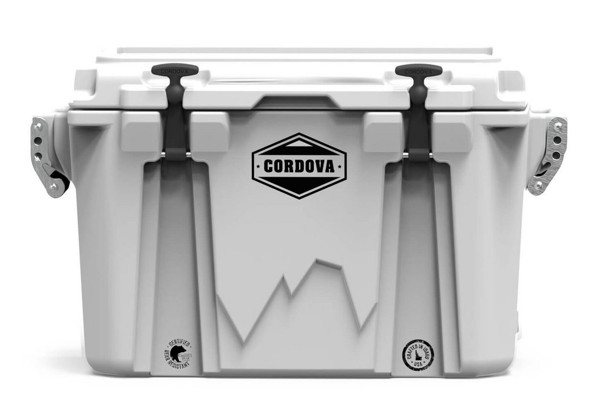 28 QT BASECAMP CLASS™ HARD COOLER